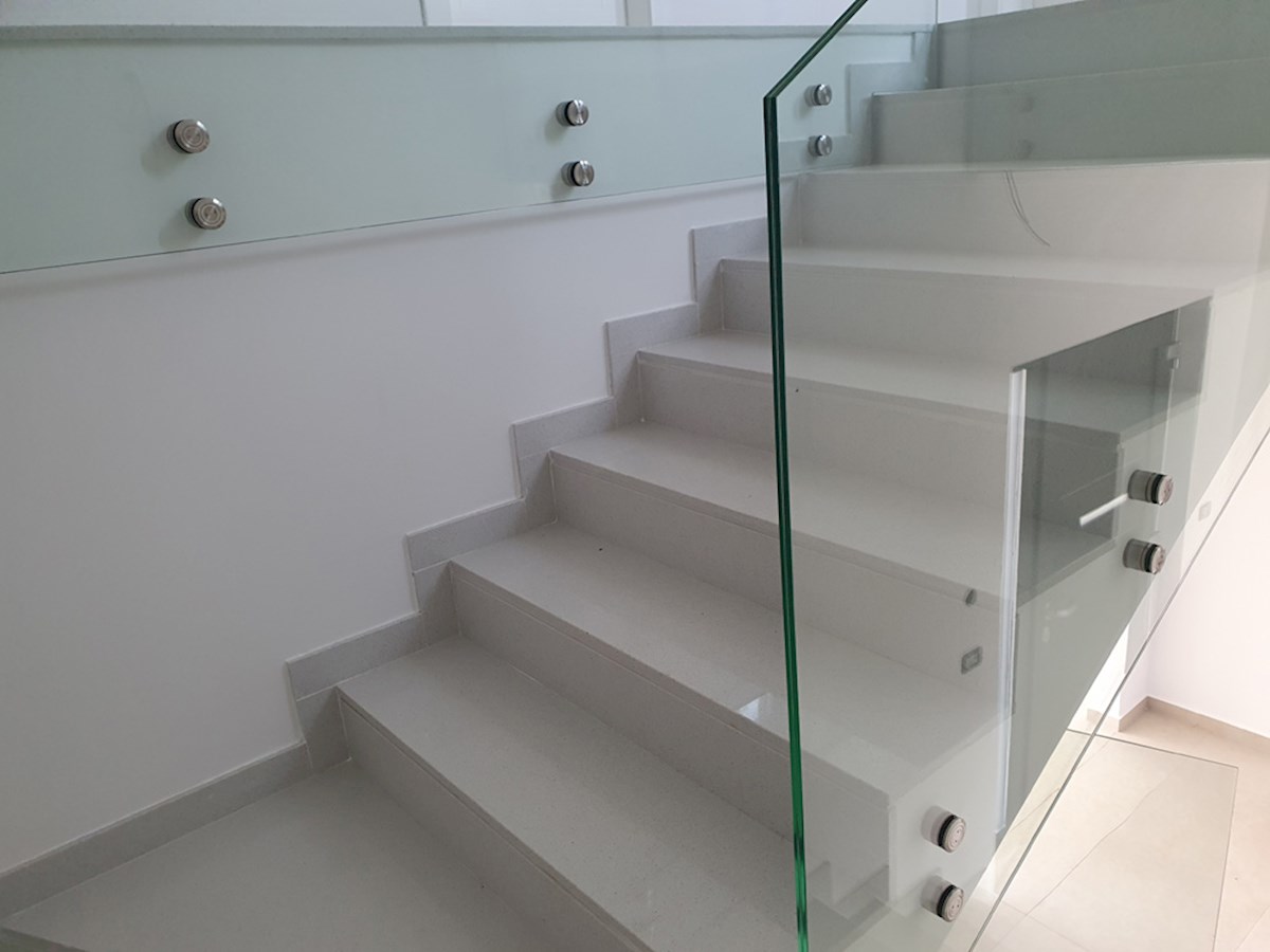KOP-747, Nova Vila 219 m², s Bazenom, na mirni lokaciji, 7 km od Poreča