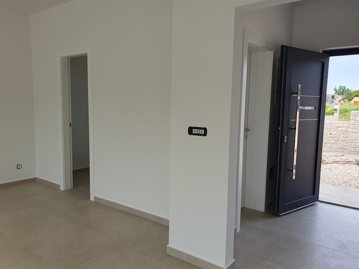 KOP-747, Nova Vila 219 m², s Bazenom, na mirni lokaciji, 7 km od Poreča