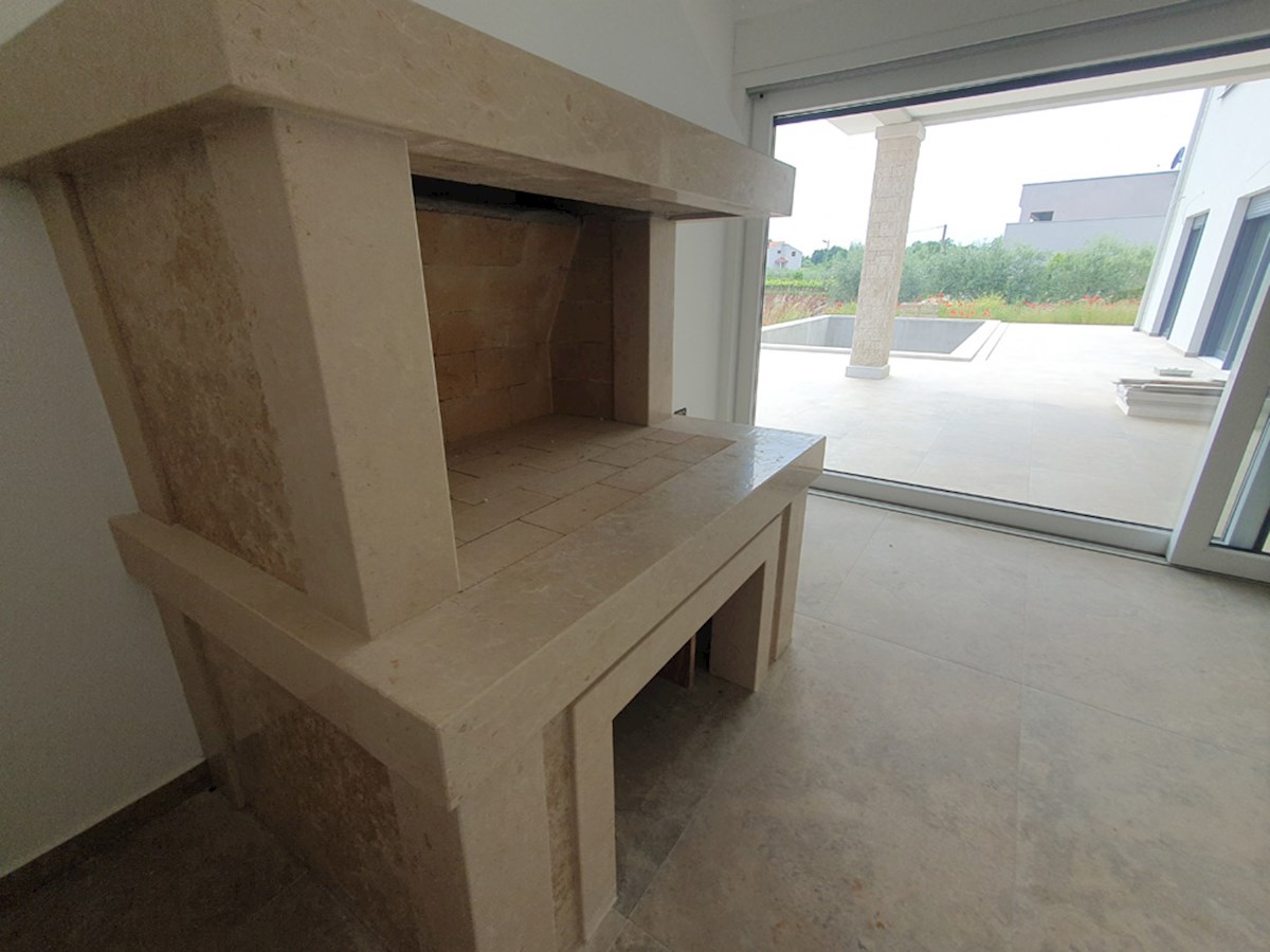 KOP-747, Nova Vila 219 m², s Bazenom, na mirni lokaciji, 7 km od Poreča