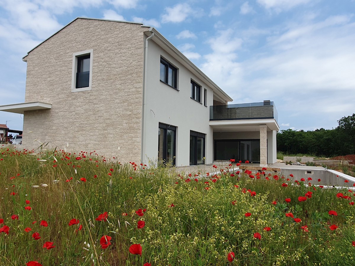 KOP-747, Nova Vila 219 m², s Bazenom, na mirni lokaciji, 7 km od Poreča