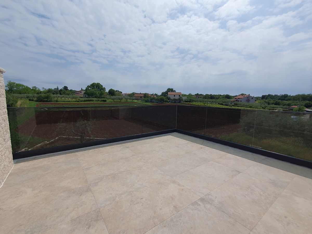KOP-747, Nova Vila 219 m², s Bazenom, na mirni lokaciji, 7 km od Poreča