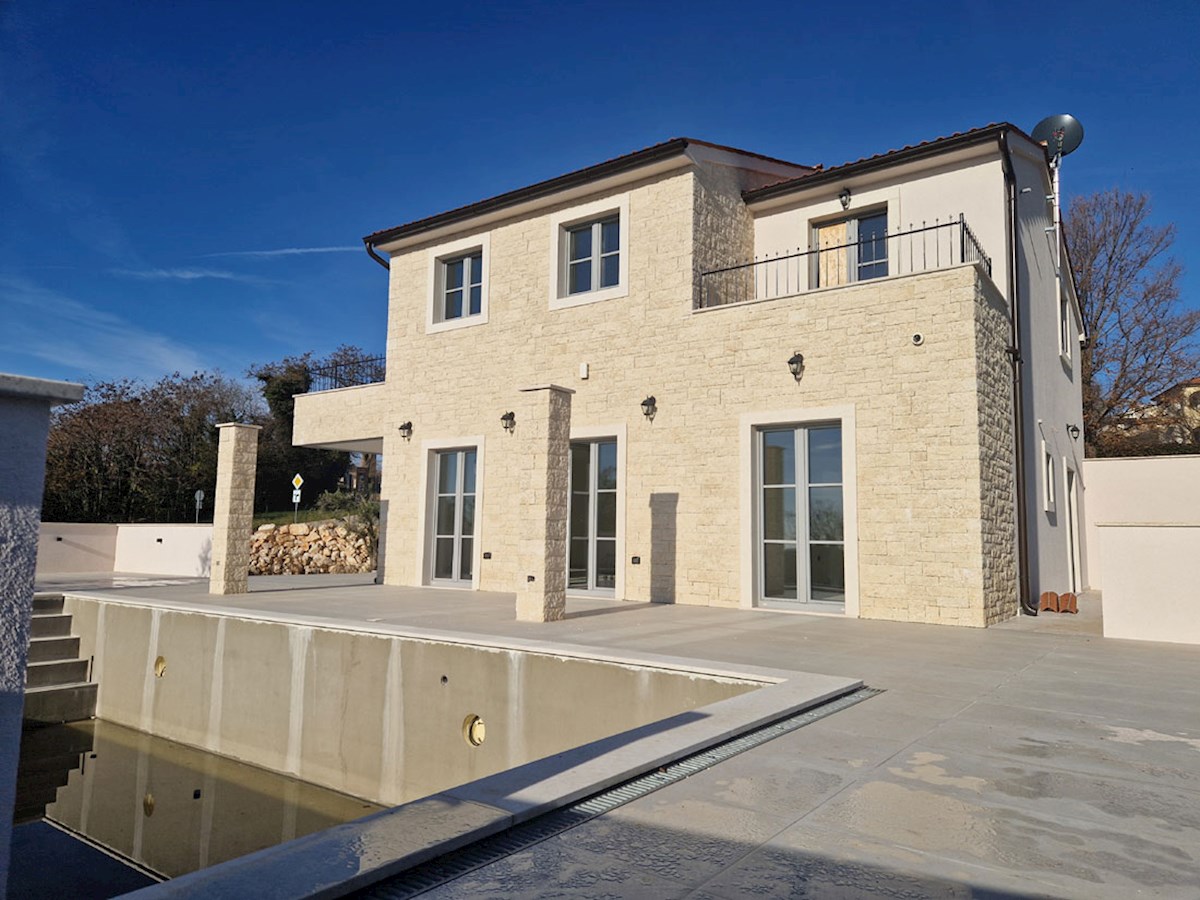 Prodaja, Vila, Novogradnja, Sveti Lovreč, Hiša 210 m², Garaža 31 m², Bazen 41 m² (KOP-769)