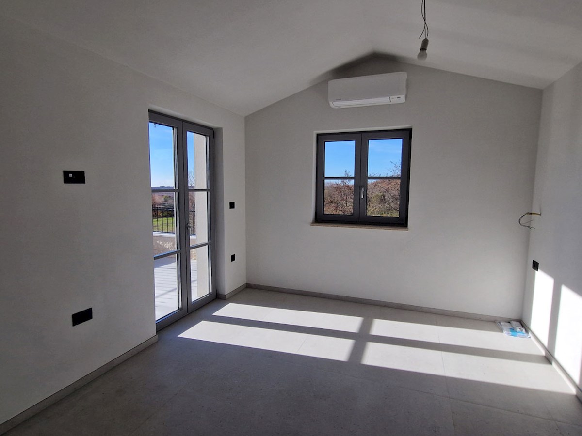 Prodaja, Vila, Novogradnja, Sveti Lovreč, Hiša 210 m², Garaža 31 m², Bazen 41 m² (KOP-769)