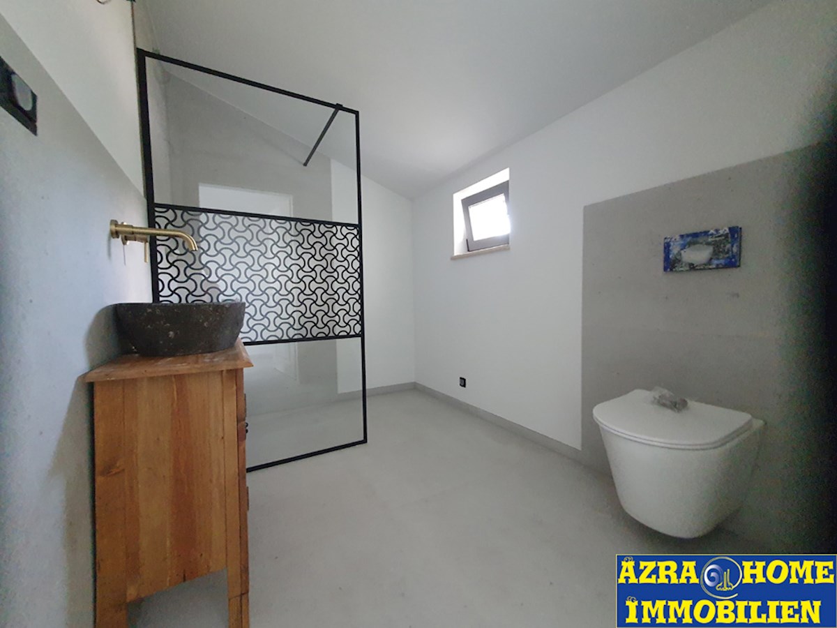KOP-769, SVETI LOVREČ – Nova Hiša s 5 Spalnicami, Bazenom in Panoramskim Razgledom