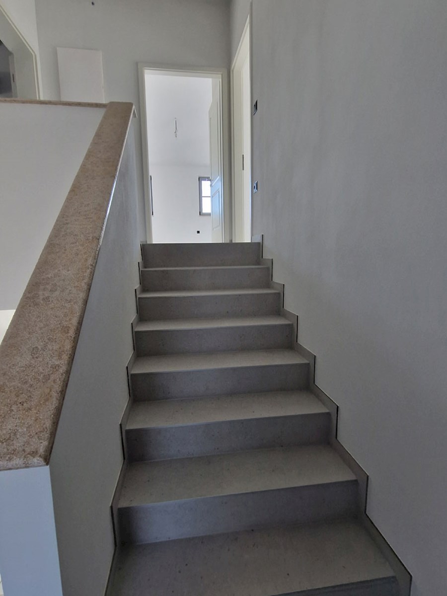 Prodaja, Vila, Novogradnja, Sveti Lovreč, Hiša 210 m², Garaža 31 m², Bazen 41 m² (KOP-769)