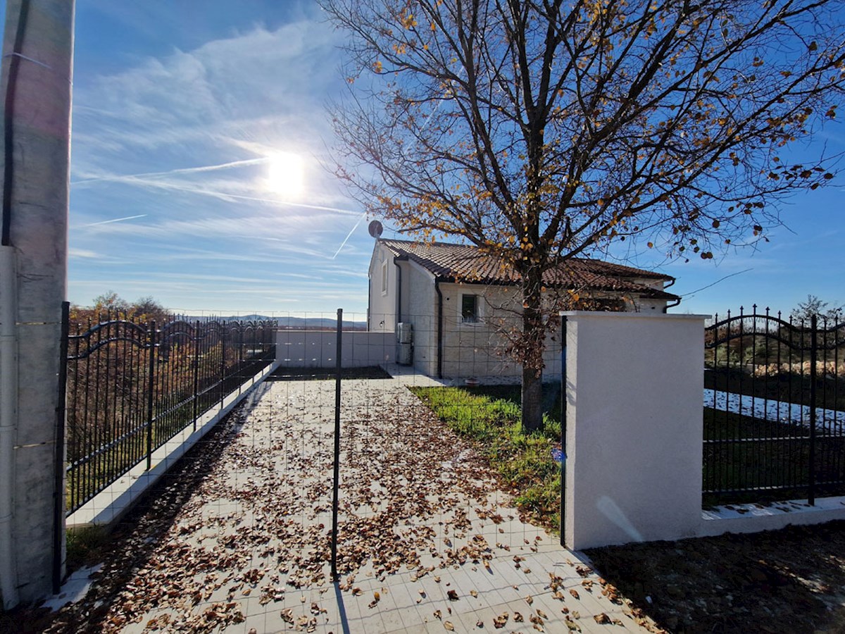 Prodaja, Vila, Novogradnja, Sveti Lovreč, Hiša 210 m², Garaža 31 m², Bazen 41 m² (KOP-769)