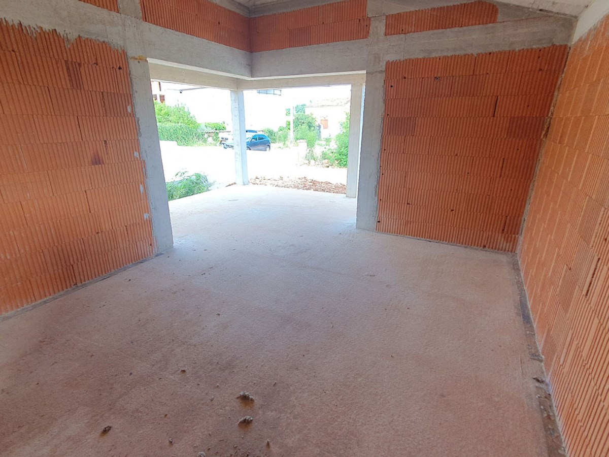 KOP-771, Samostojna hiša v fazi surove gradnje – 165 m², v bližini Višnjana