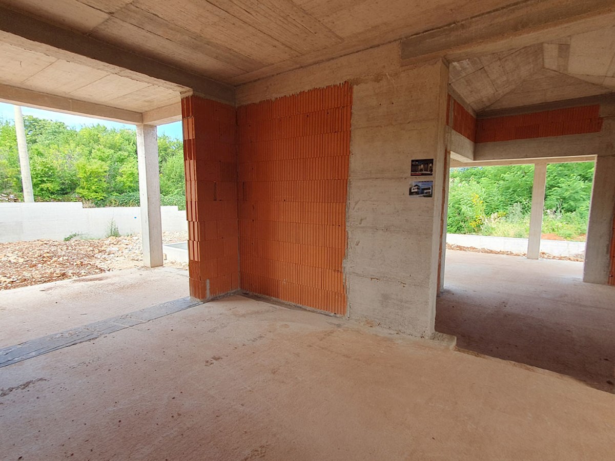 KOP-771, Samostojna hiša v fazi surove gradnje – 165 m², v bližini Višnjana