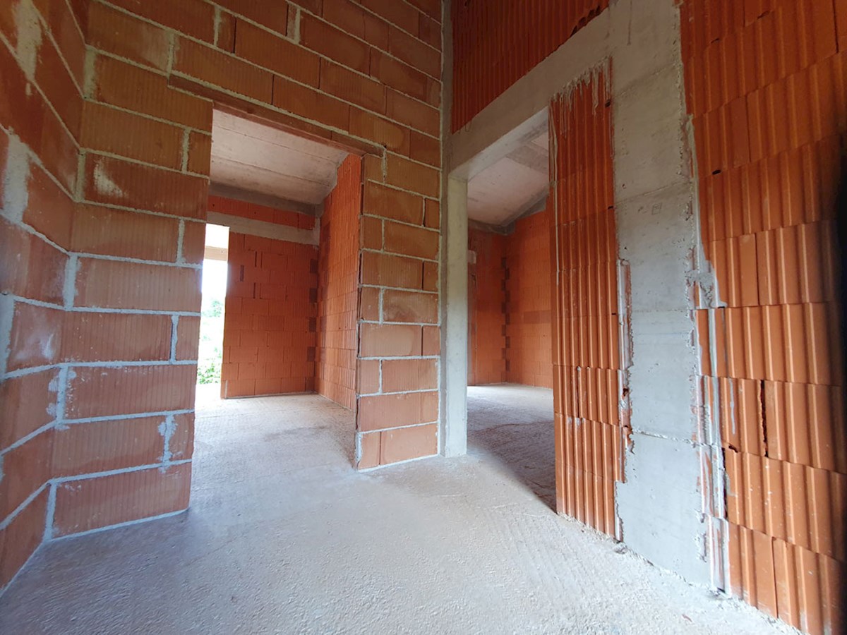 KOP-771, Samostojna hiša v fazi surove gradnje – 165 m², v bližini Višnjana