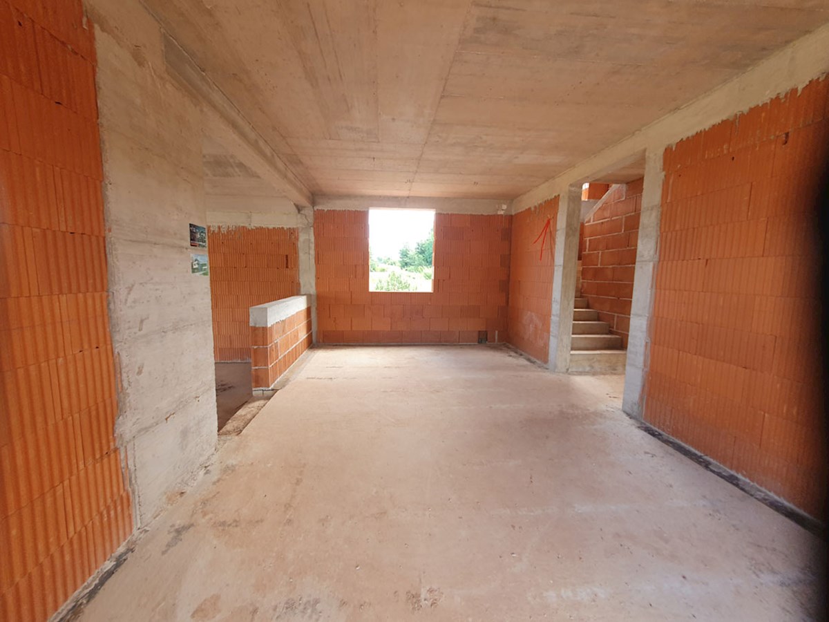 KOP-771, Samostojna hiša v fazi surove gradnje – 165 m², v bližini Višnjana