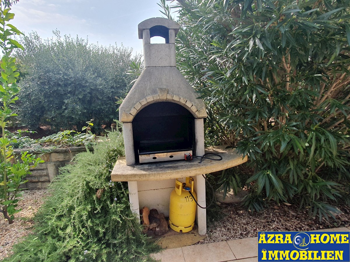 Prodaja hiše, TAR – okolica, 2 km, dvojna hiša, opremljena, vseljiva, 101 m², zemljišče skupaj 385 m² (KOP-776)