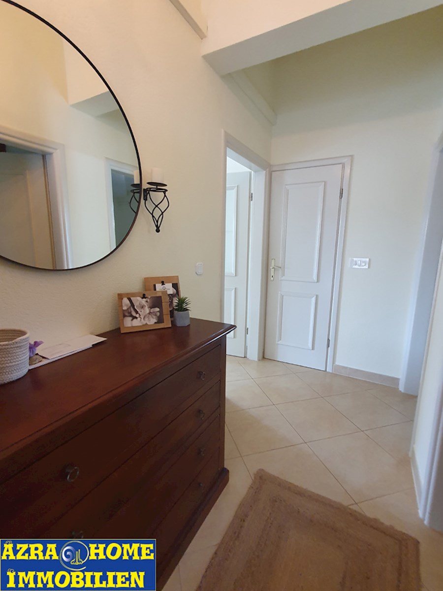 Prodaja hiše, TAR – okolica, 2 km, dvojna hiša, opremljena, vseljiva, 101 m², zemljišče skupaj 385 m² (KOP-776)