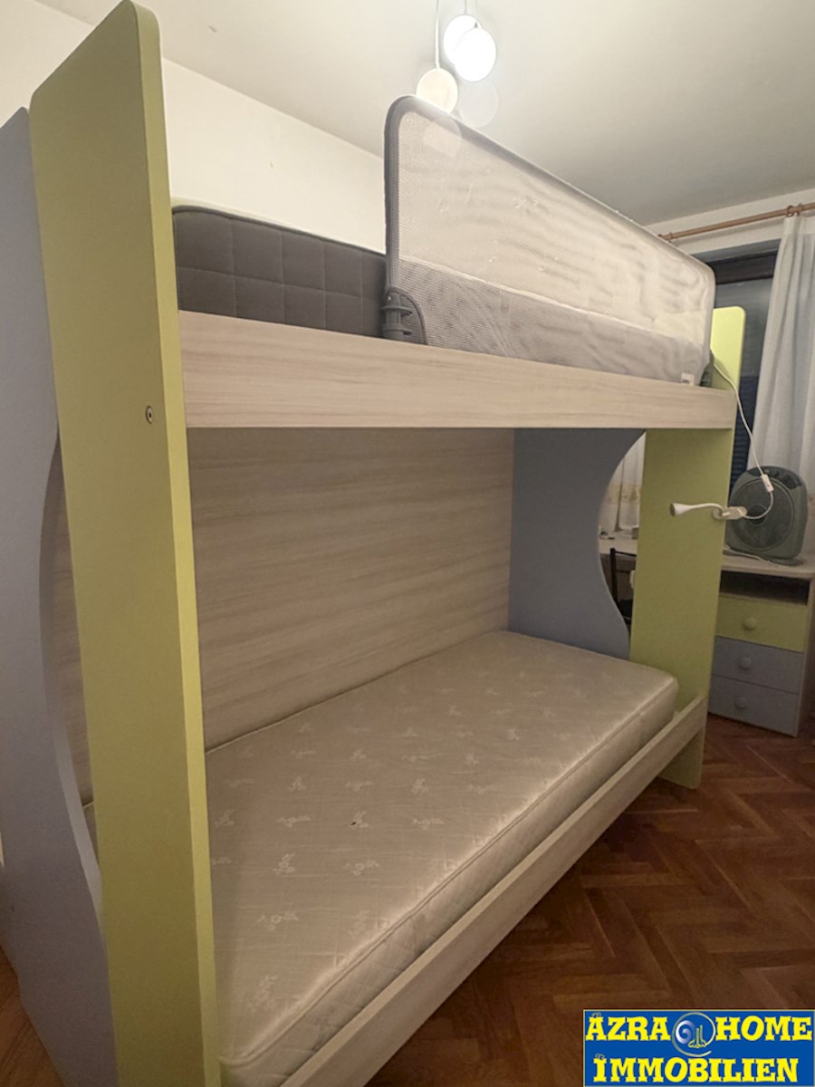 POREČ – ŠPADIĆI, cca. 400 m od morja, stanovanje v pritličju 76 m², z vrtom 80 m² (SP-421)