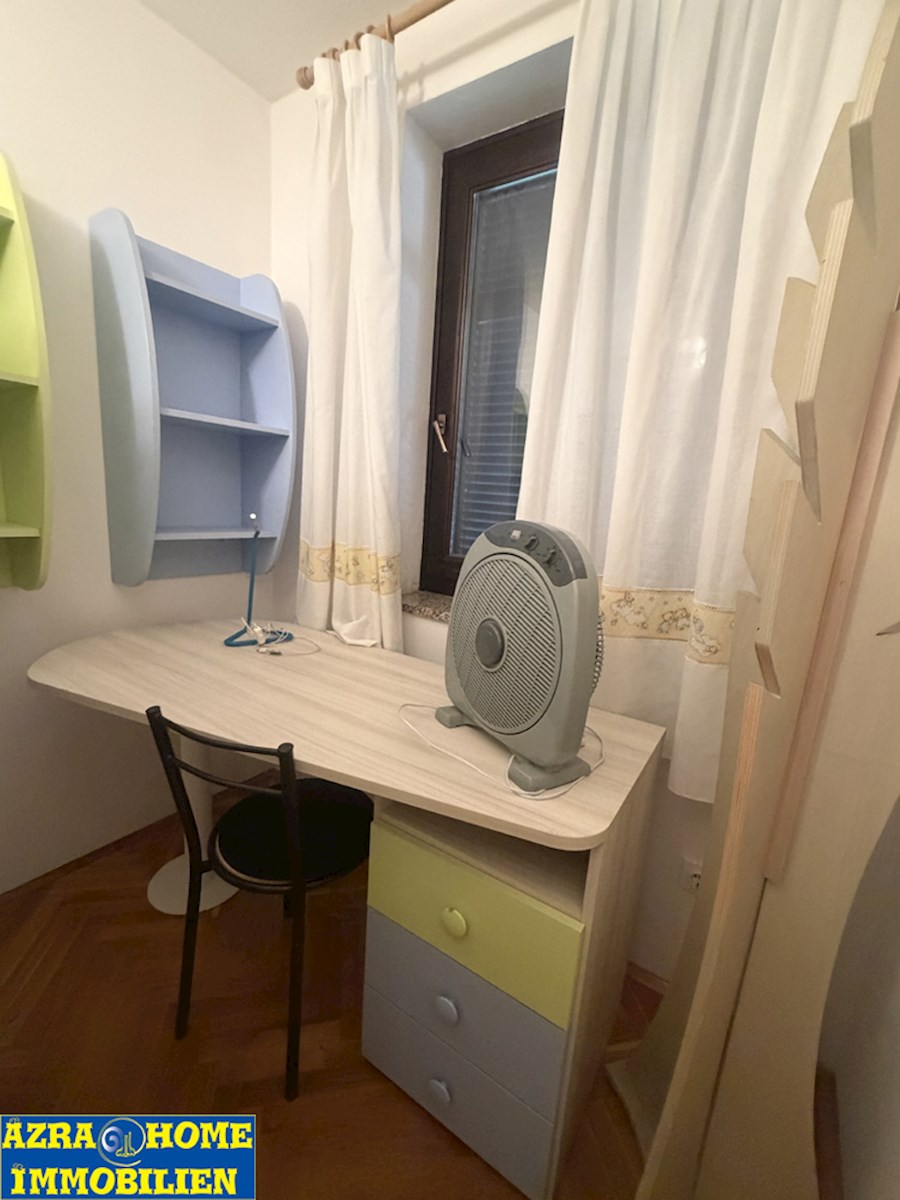 POREČ – ŠPADIĆI, cca. 400 m od morja, stanovanje v pritličju 76 m², z vrtom 80 m² (SP-421)