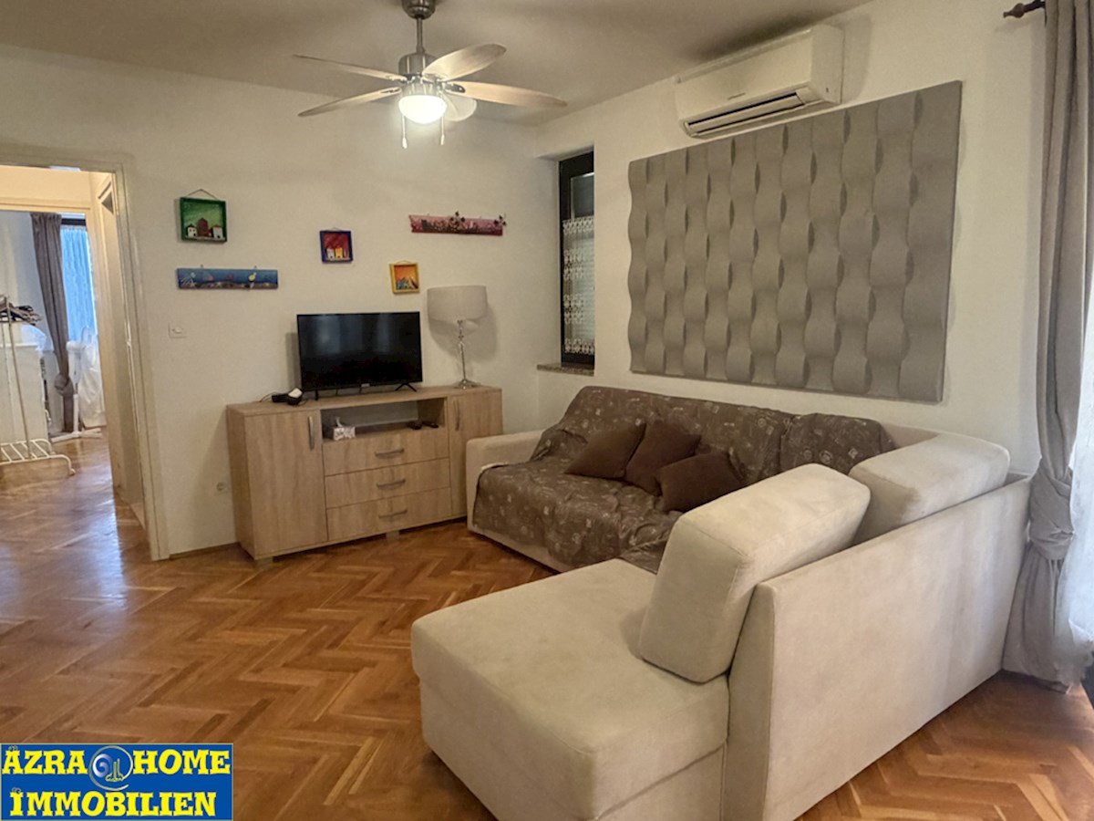 POREČ – ŠPADIĆI, cca. 400 m od morja, stanovanje v pritličju 76 m², z vrtom 80 m² (SP-421)