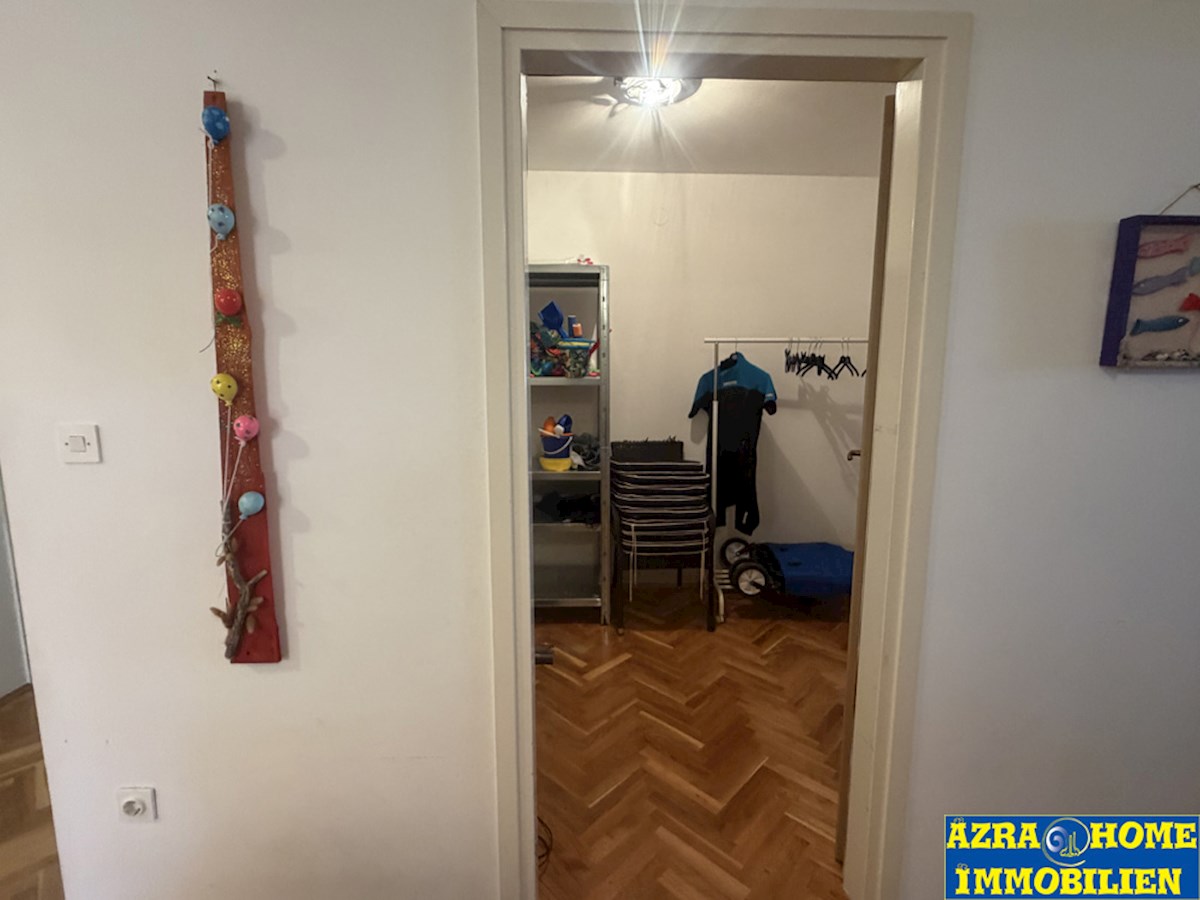 POREČ – ŠPADIĆI, cca. 400 m od morja, stanovanje v pritličju 76 m², z vrtom 80 m² (SP-421)