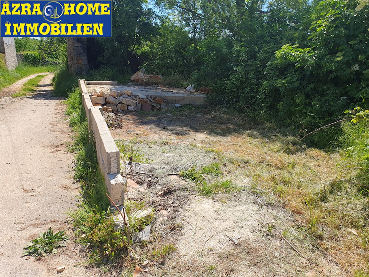 KOP-730, Višnjan – Okolica (2 km), istrska kamnita hiša na koncu vrste, približno 70 m2