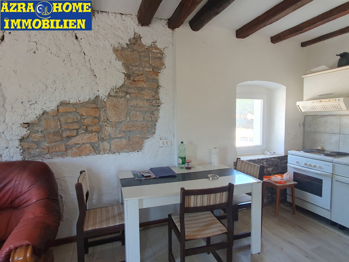KOP-730, Višnjan – Okolica (2 km), istrska kamnita hiša na koncu vrste, približno 70 m2