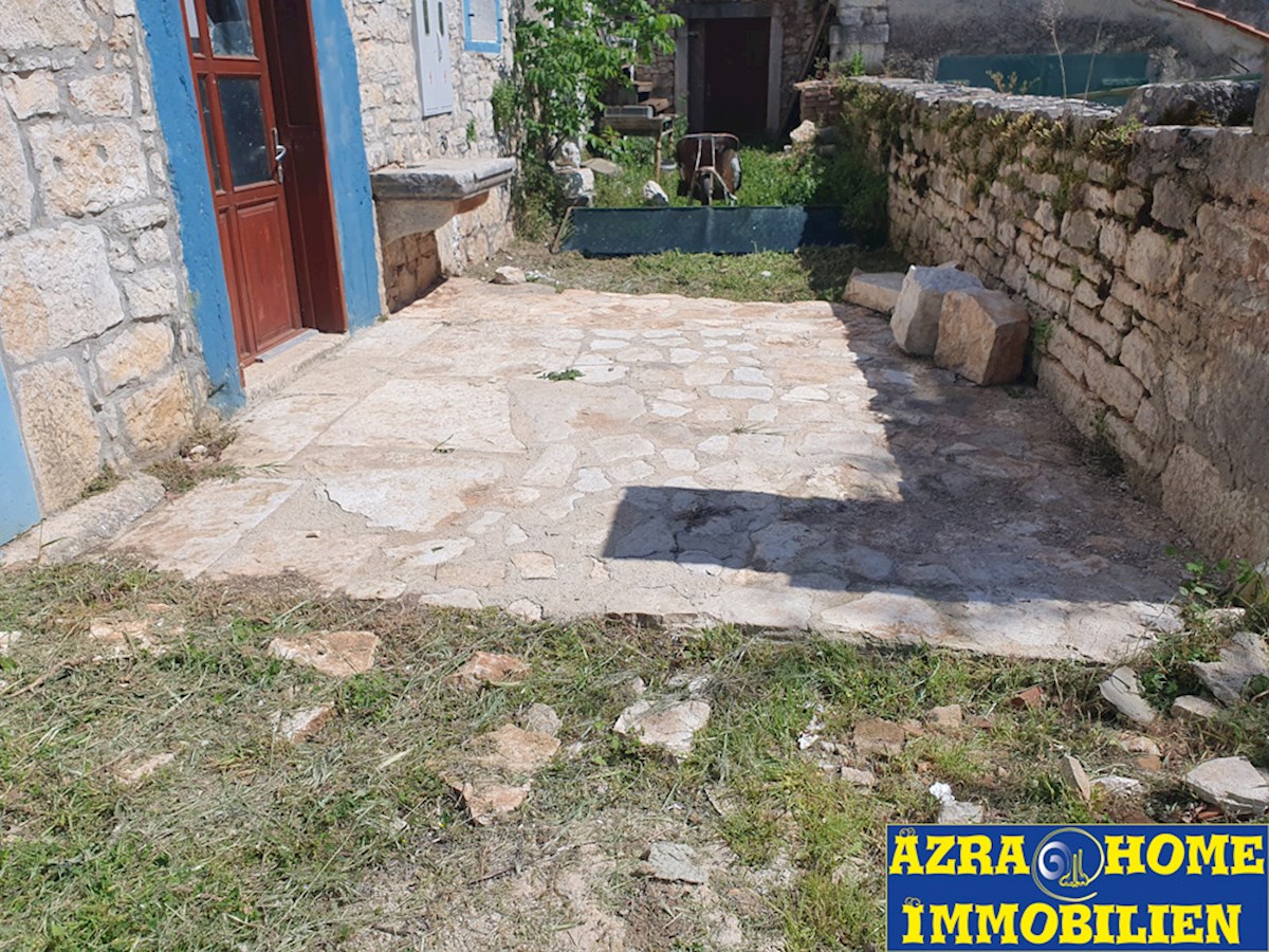KOP-730, Višnjan – Okolica (2 km), istrska kamnita hiša na koncu vrste, približno 70 m2