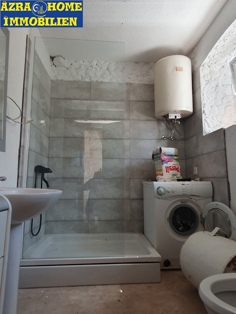 KOP-730, Višnjan – Okolica (2 km), istrska kamnita hiša na koncu vrste, približno 70 m2