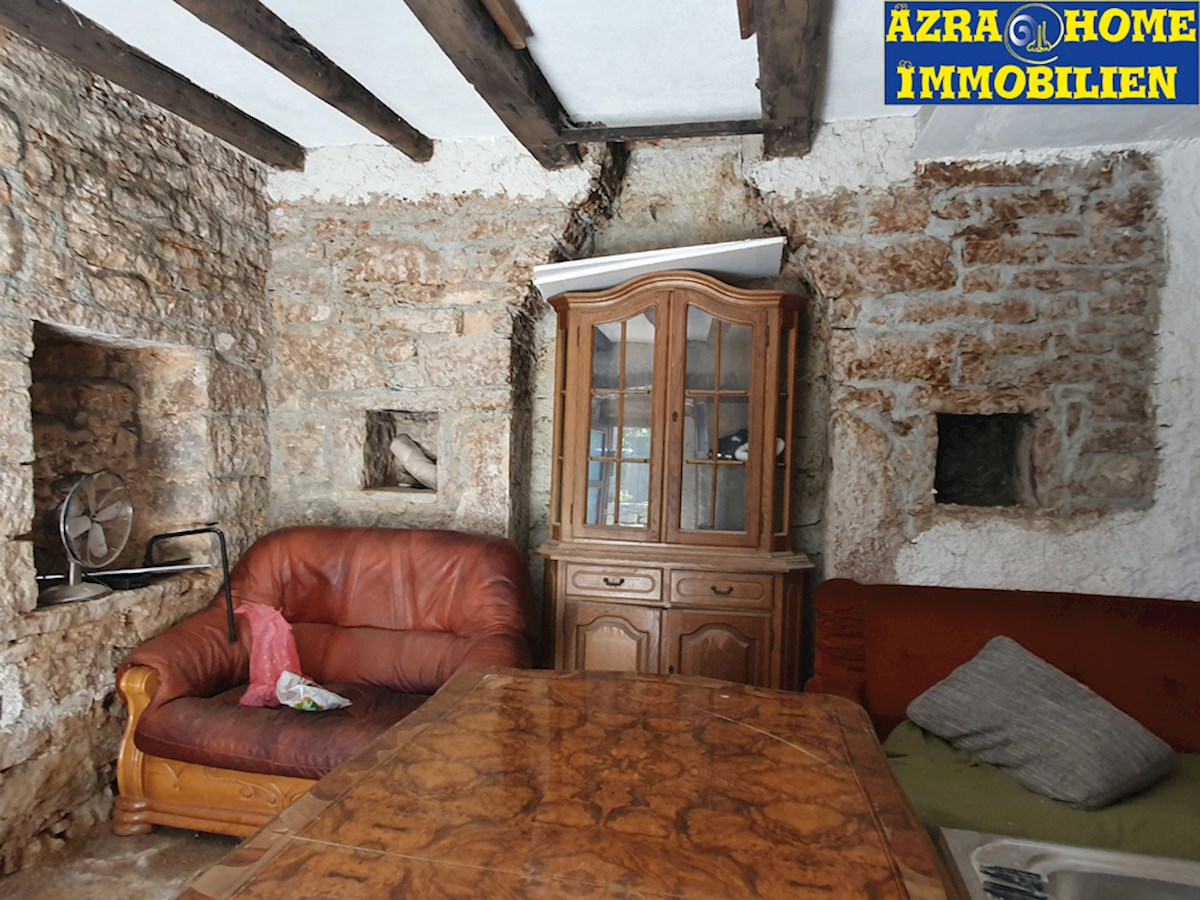 KOP-730, Višnjan – Okolica (2 km), istrska kamnita hiša na koncu vrste, približno 70 m2