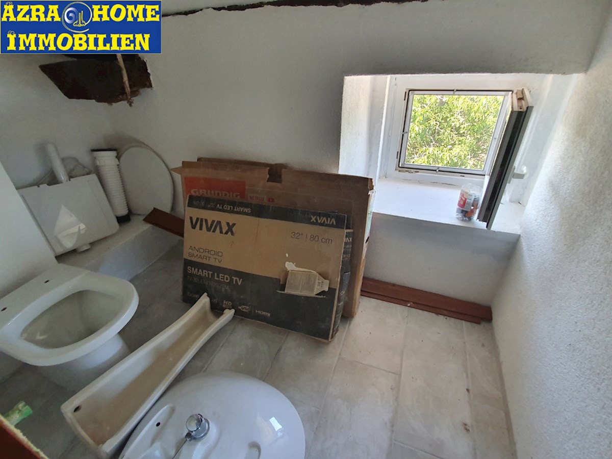 KOP-730, Višnjan – Okolica (2 km), istrska kamnita hiša na koncu vrste, približno 70 m2