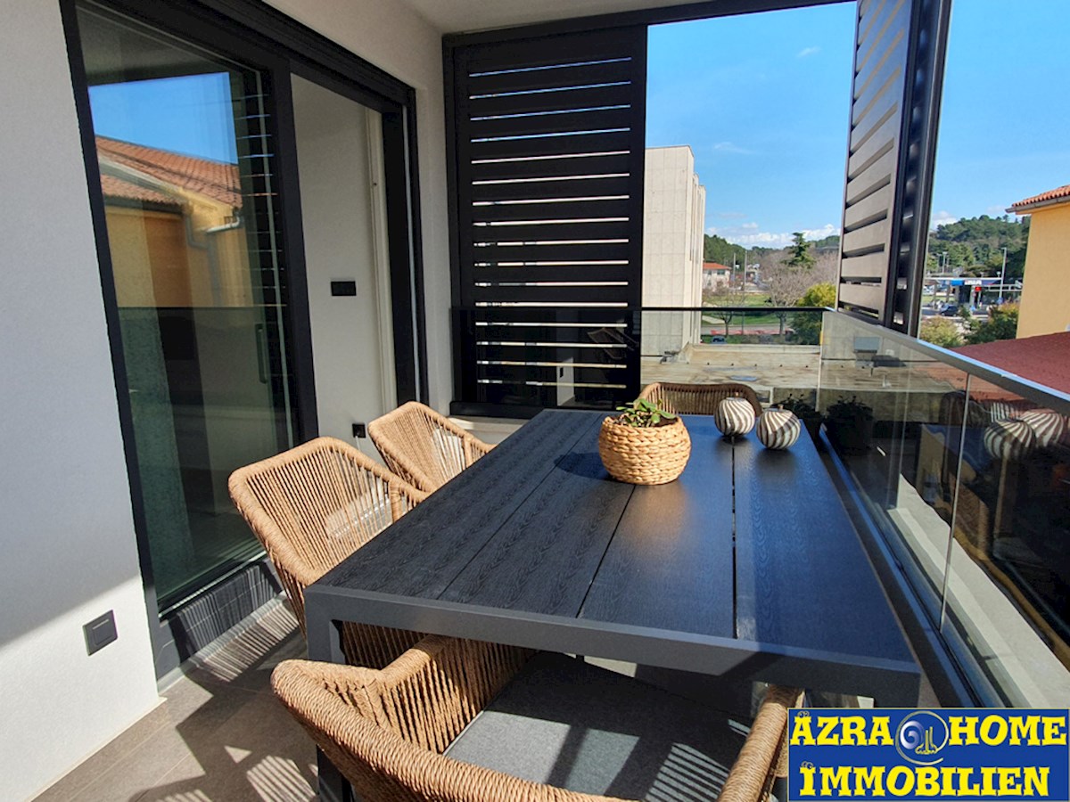 SP-414, POREČ – CENTER, nov, opremljeno stanovanje 61,50 m² (54,62 m² + terasa 6,88 m²), dve spalnici + dnevna soba, v stavbi z dvigalom