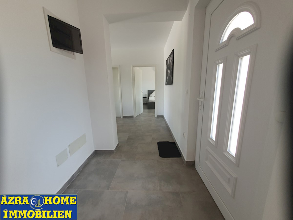 KO – 122, VODNJAN, okolica, 5 km, samostojna hiša na robu vasi, 180 m² z bazenom