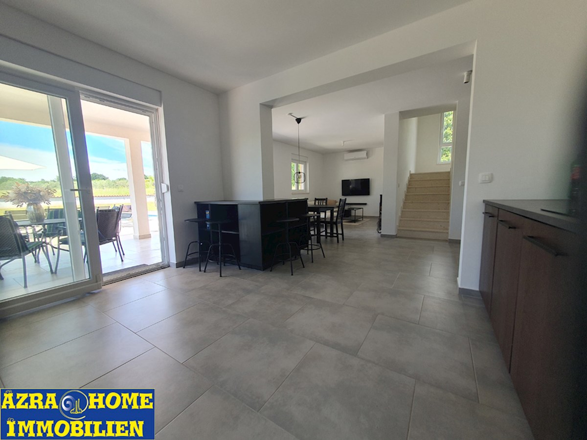 KO – 122, VODNJAN, okolica, 5 km, samostojna hiša na robu vasi, 180 m² z bazenom