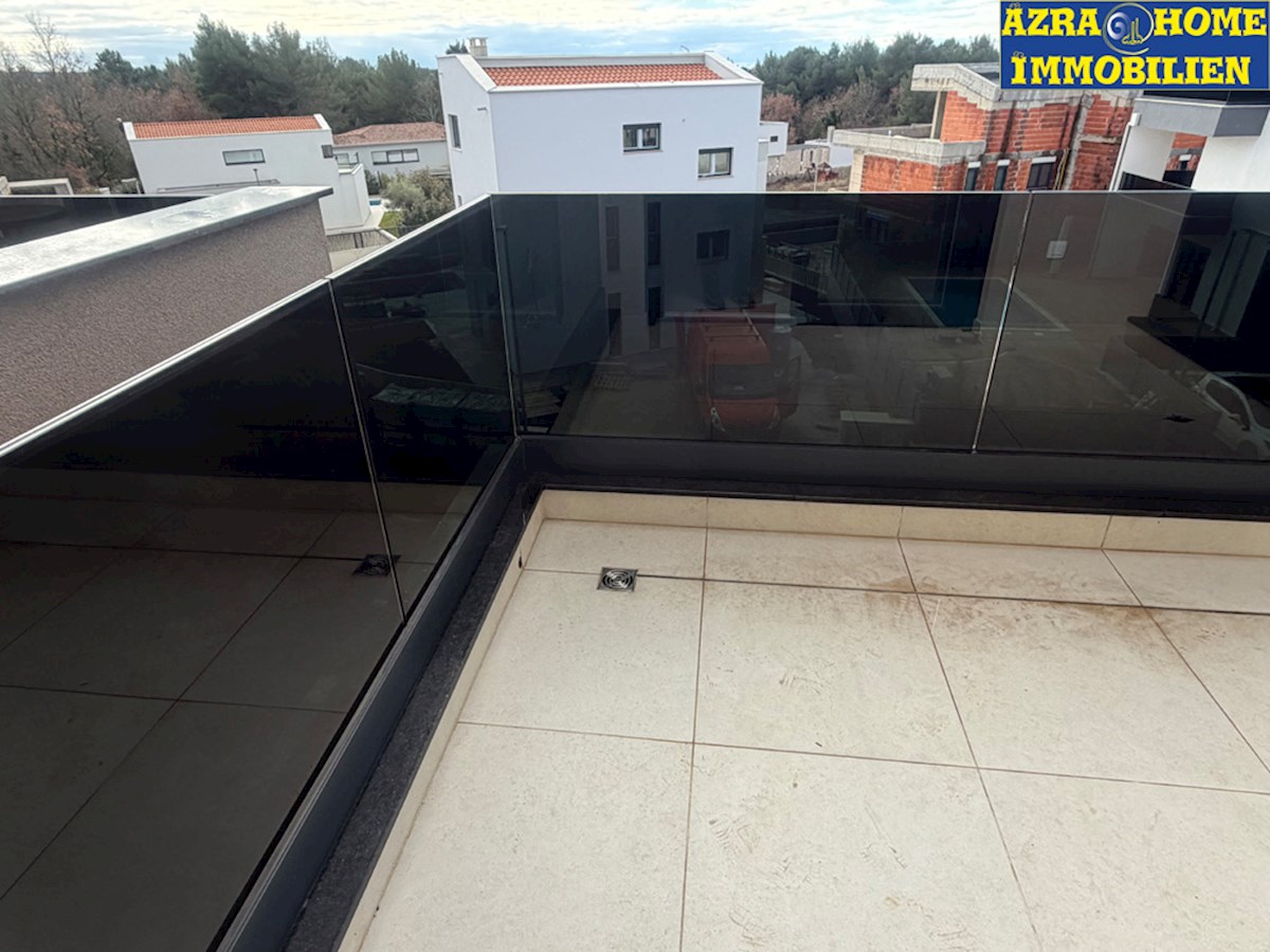 Novo, vseljivo stanovanje v Vabrigi, 800 m od morja