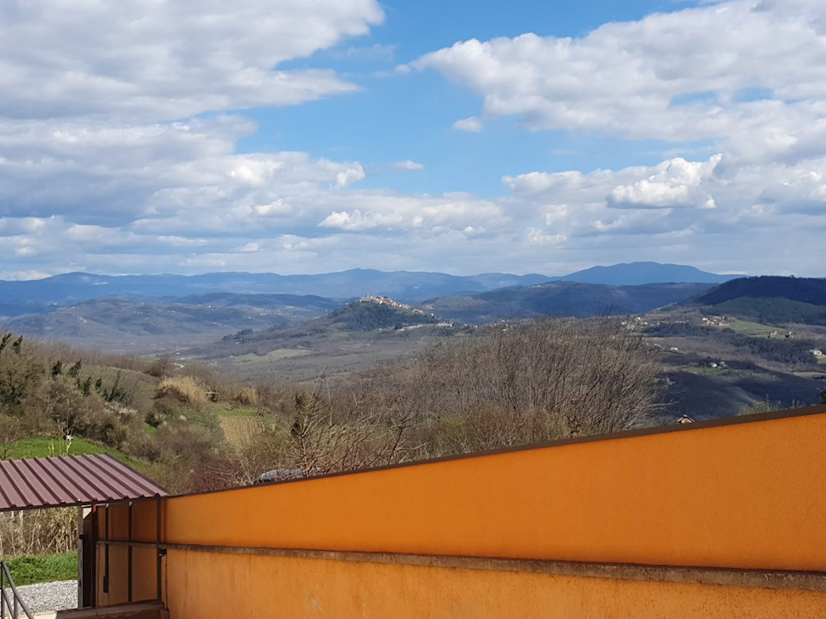 KOP-739, VIŽINADA, samostojna hiša na hribu s panoramskim razgledom