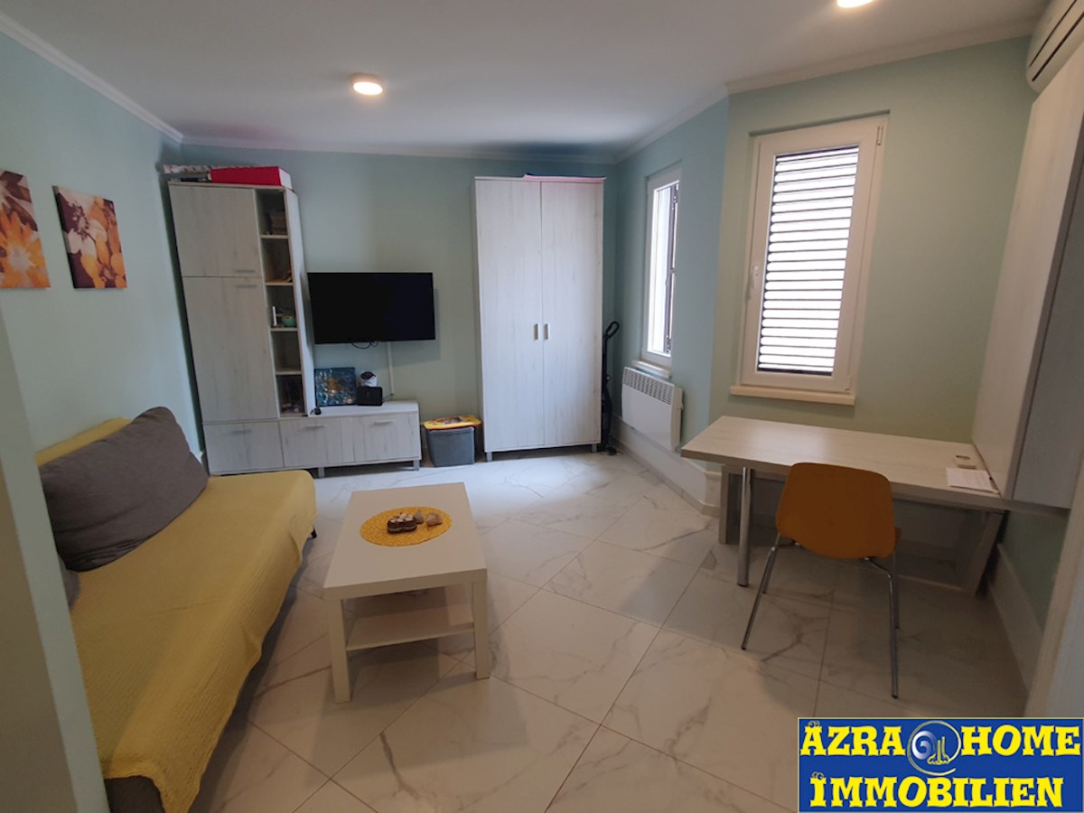 Prenovljeno in opremljeno stanovanje v 1. nadstropju v Červar Porat, 40 m² (SO-368)
