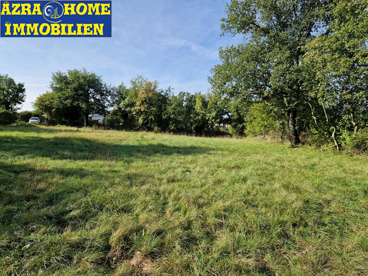 Gradbena parcela s priključkom na vodo za prodajo v Rapavelu, 1123 m² (Z-664)