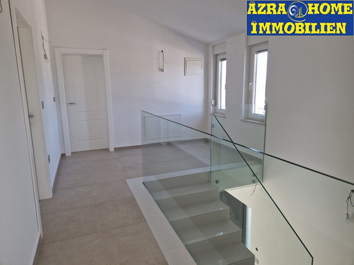 Prodaja, Vila, Poreč, novogradnja, 219 m², bazen 32 m², zemljišče 1032 m² (KOP-747)