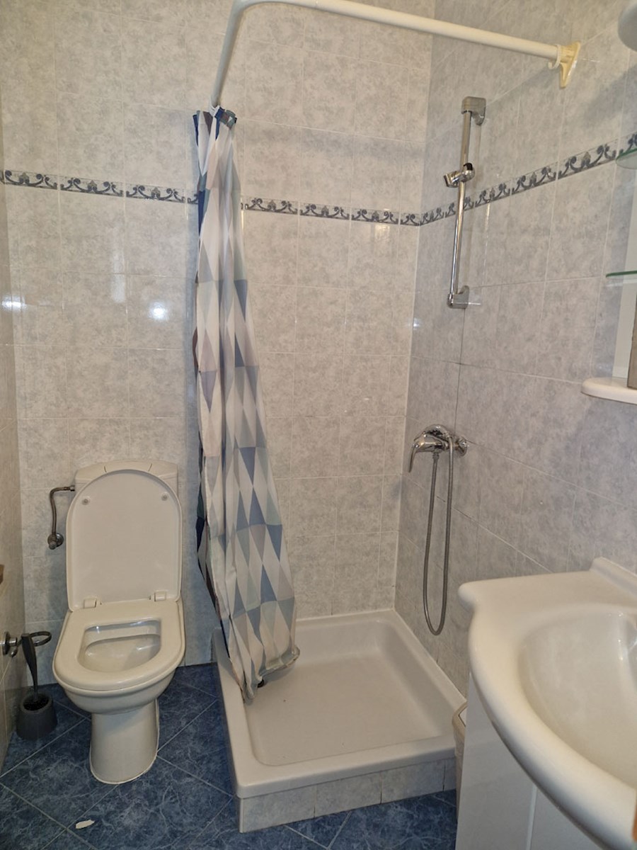 Prodaja, pritlična hiša s tremi spalnicami in bazenom v okolici Poreča, KOP-767