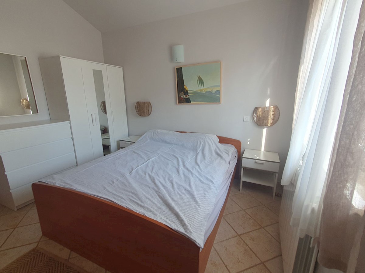 Prodaja, pritlična hiša s tremi spalnicami in bazenom v okolici Poreča, KOP-767