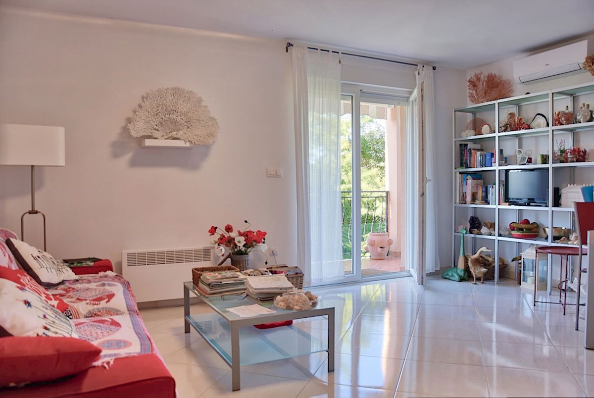 Stanovanje 65m2 s prostornim vrtom v okolici Poreča (SO-370)