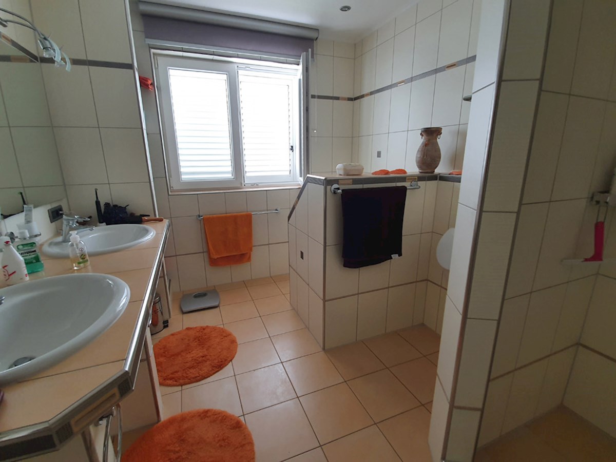 KN-005, NOVIGRAD – CITTANOVA, Top lokacija, Hiša blizu morja