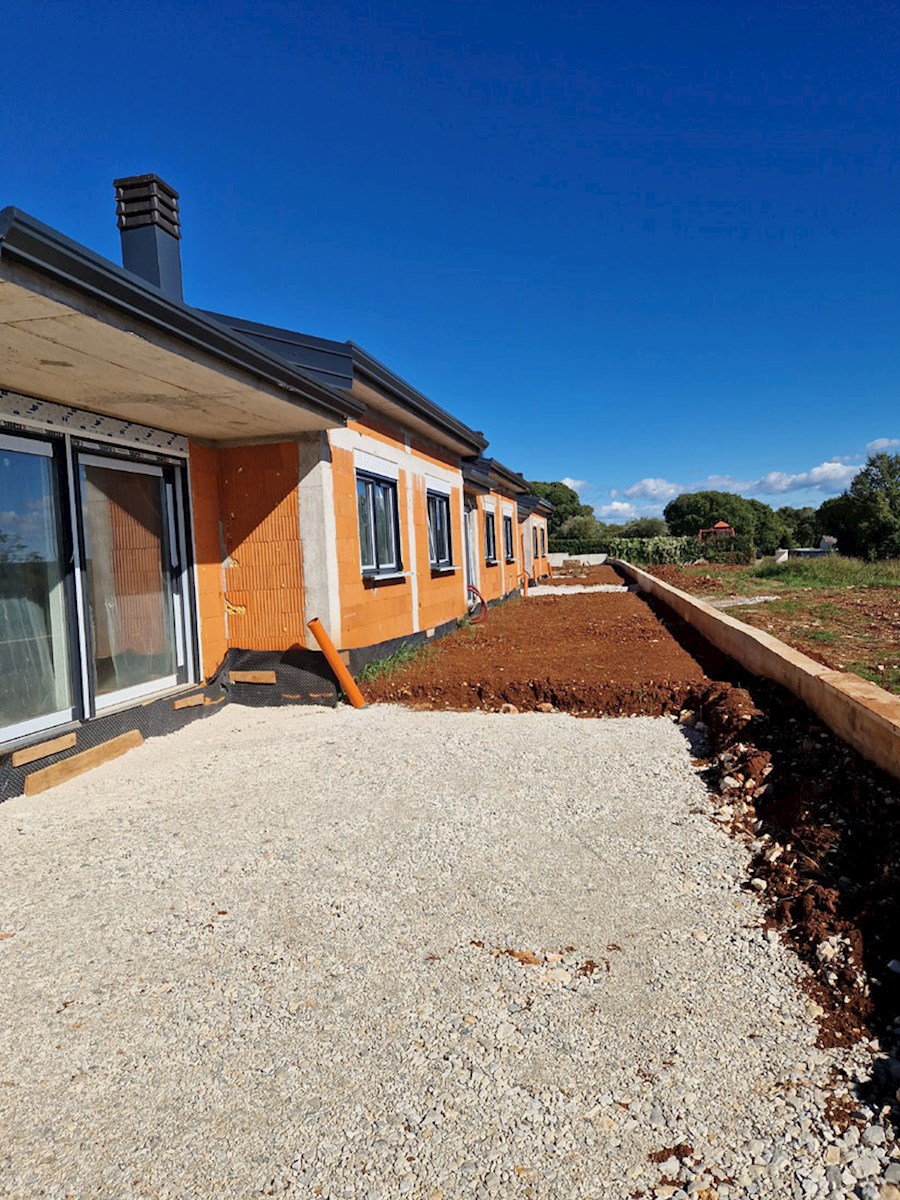 Prodaja, Kaštelir, Pritlična hiša na mirni lokaciji, v gradnji (KOP-770-A)