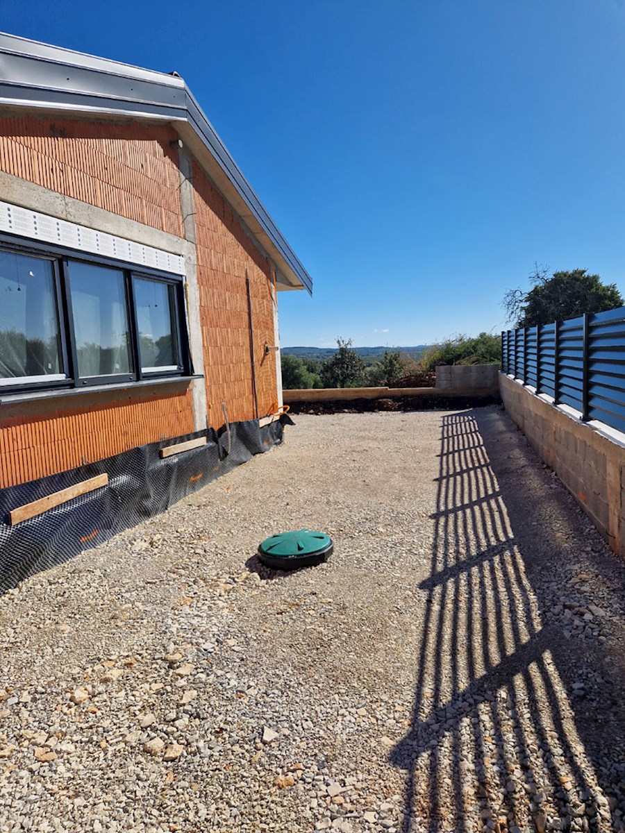 Prodaja, Kaštelir, Pritlična hiša na mirni lokaciji, v gradnji (KOP-770-A)