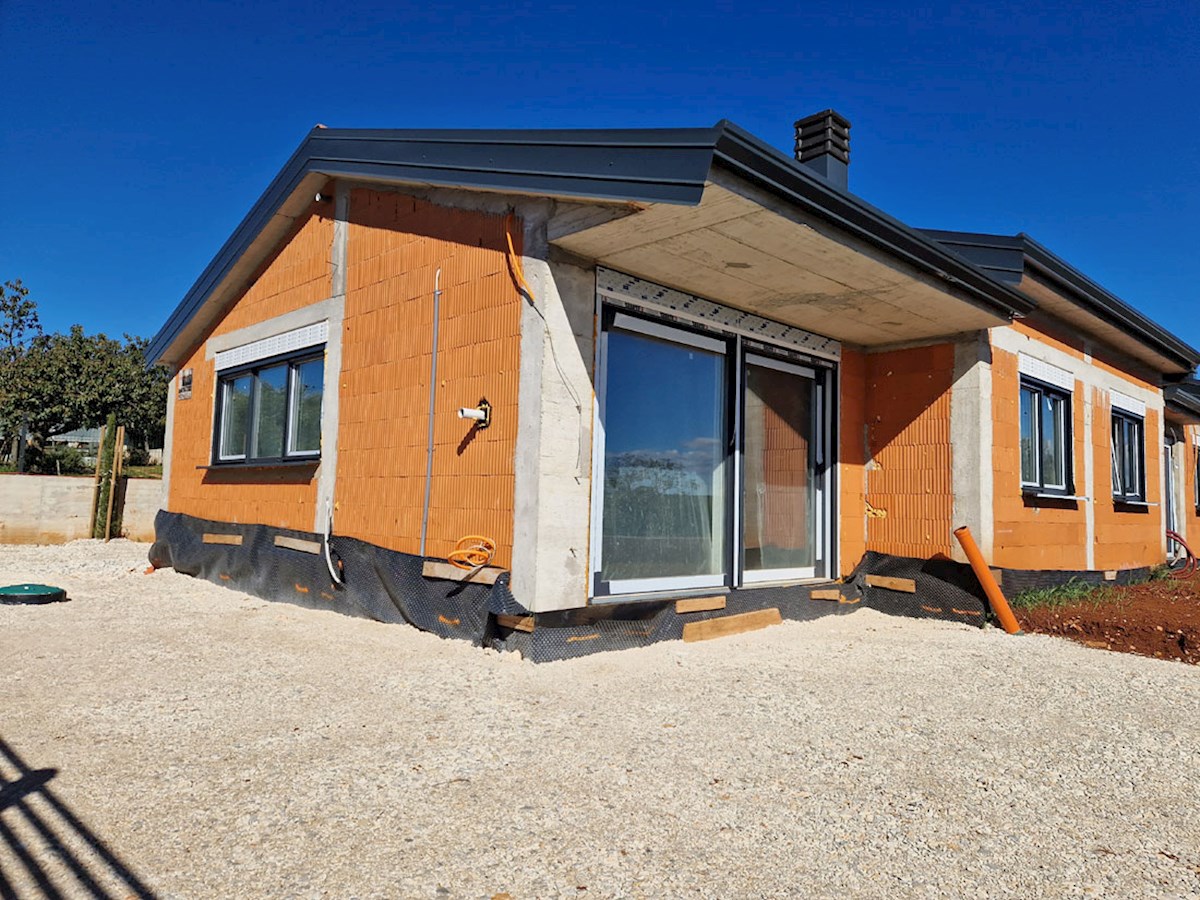 Prodaja, Kaštelir, Pritlična hiša na mirni lokaciji, v gradnji (KOP-770-A)