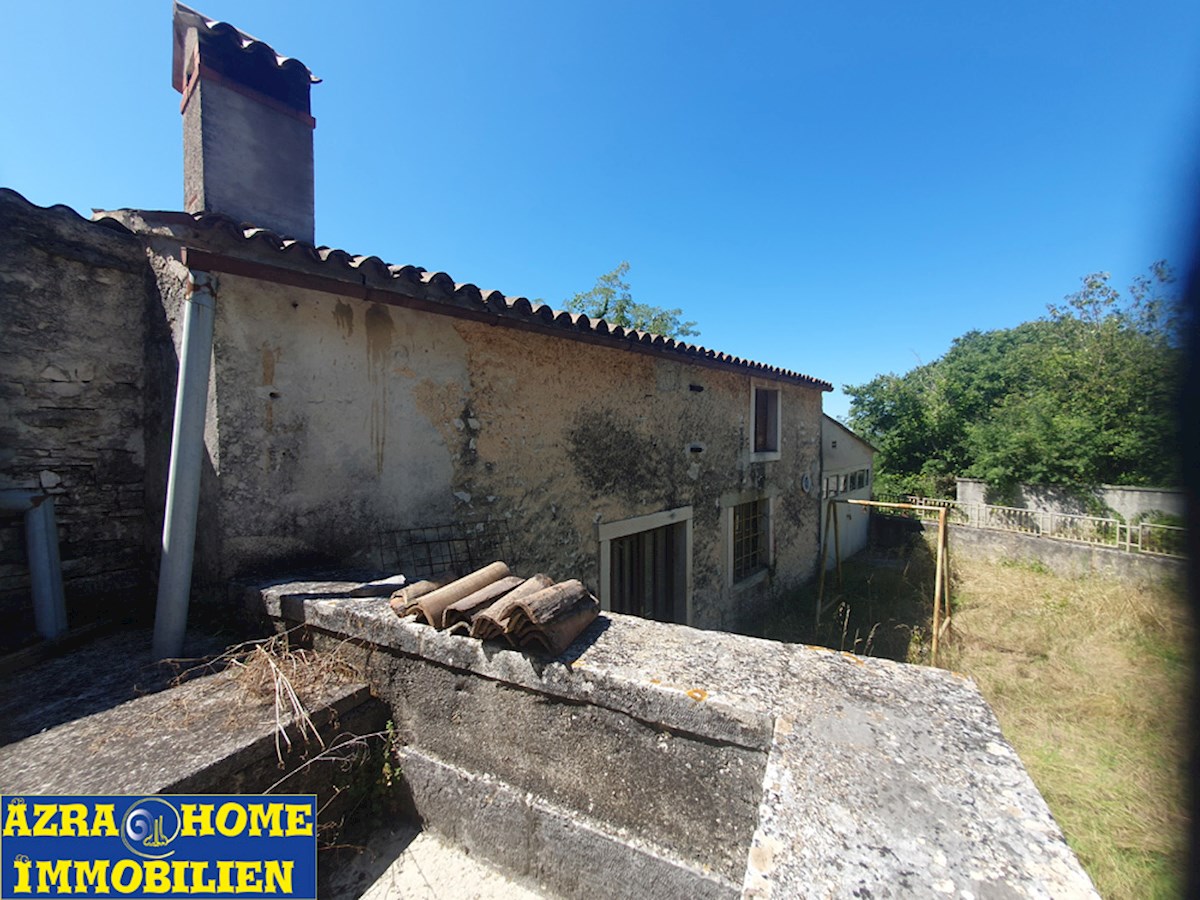 Naprodaj: Avtentične istrske kamnite hiše, 360 m² bivalne površine z 3866 m² zazidljivega zemljišča, le 5 km od Žminja (KRZ-001)