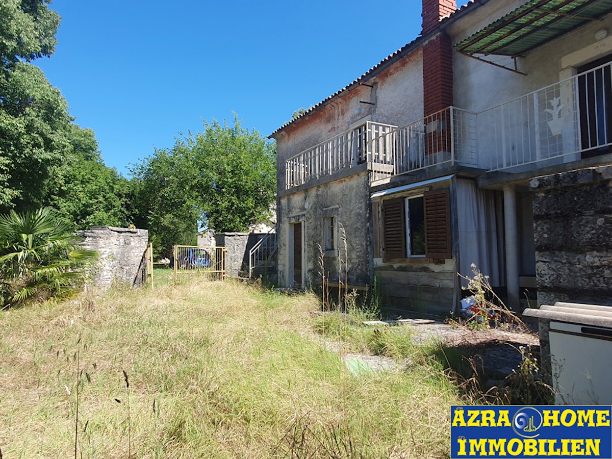 Naprodaj: Avtentične istrske kamnite hiše, 360 m² bivalne površine z 3866 m² zazidljivega zemljišča, le 5 km od Žminja (KRZ-001)
