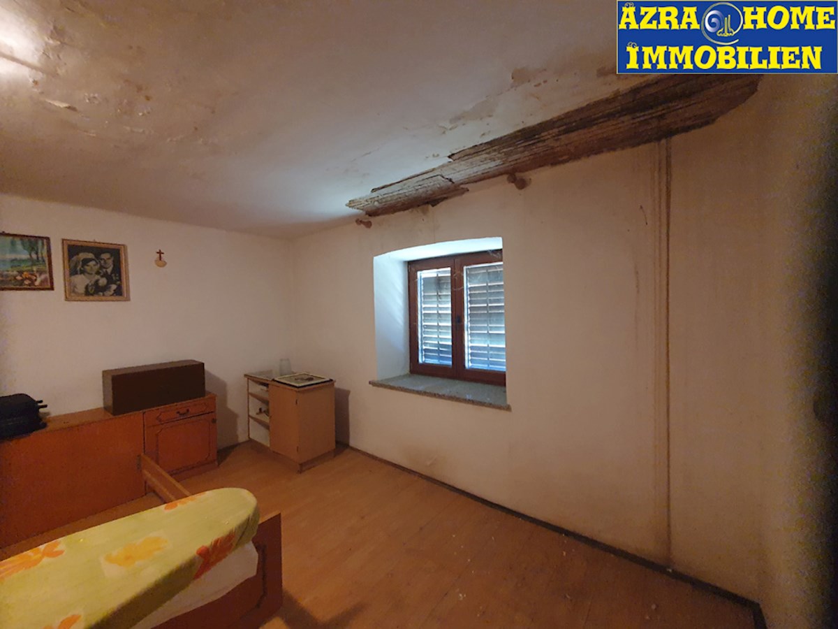 Naprodaj: Avtentične istrske kamnite hiše, 360 m² bivalne površine z 3866 m² zazidljivega zemljišča, le 5 km od Žminja (KRZ-001)