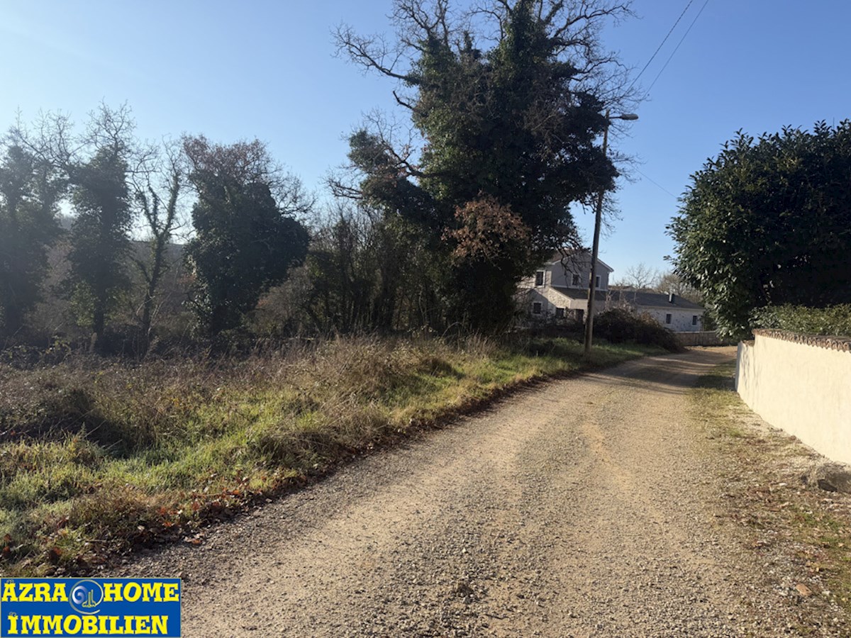 Gradbena parcela 934 m², prodaja, v Rapavelu pri Višnjanu (Z-669)