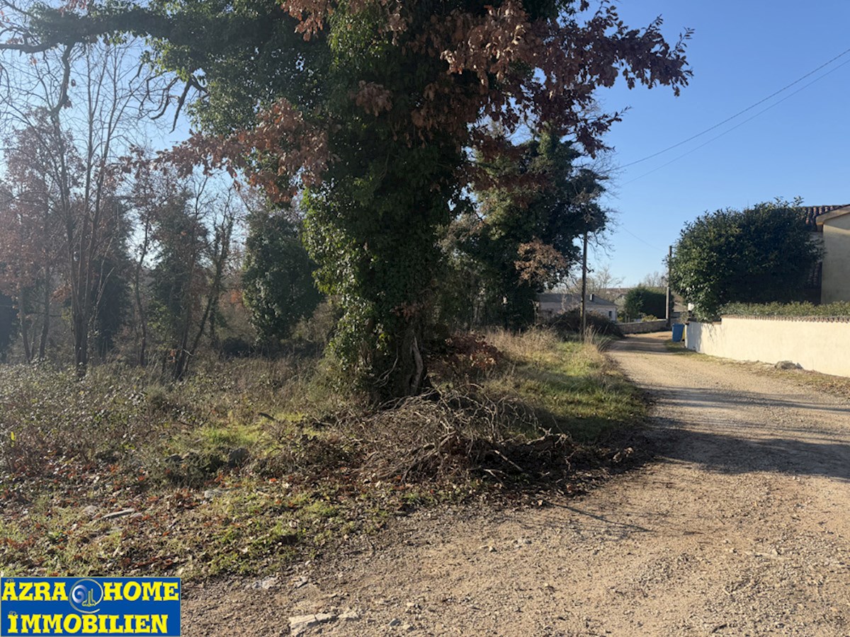 Gradbena parcela 934 m², prodaja, v Rapavelu pri Višnjanu (Z-669)