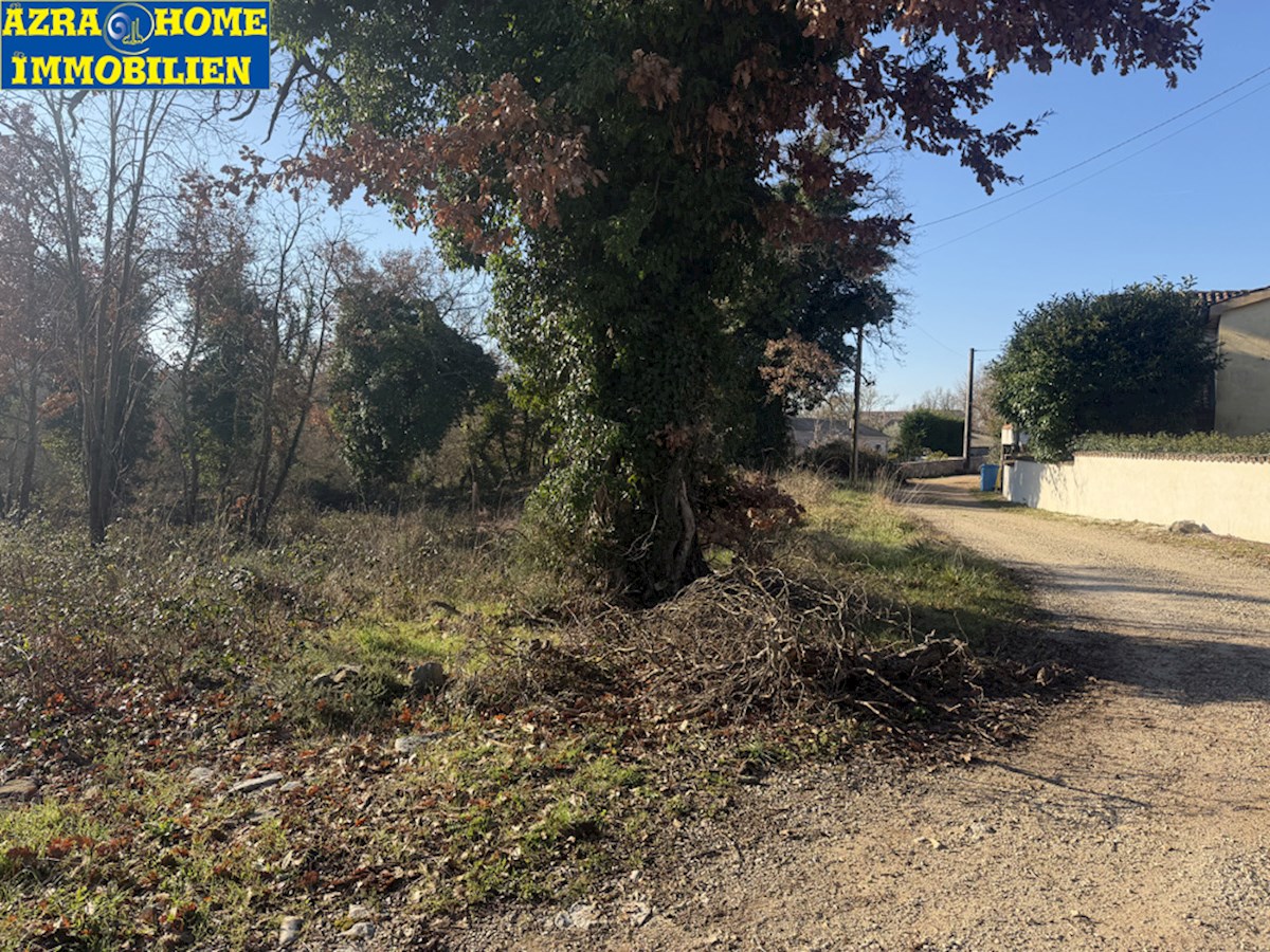 Gradbena parcela 934 m², prodaja, v Rapavelu pri Višnjanu (Z-669)