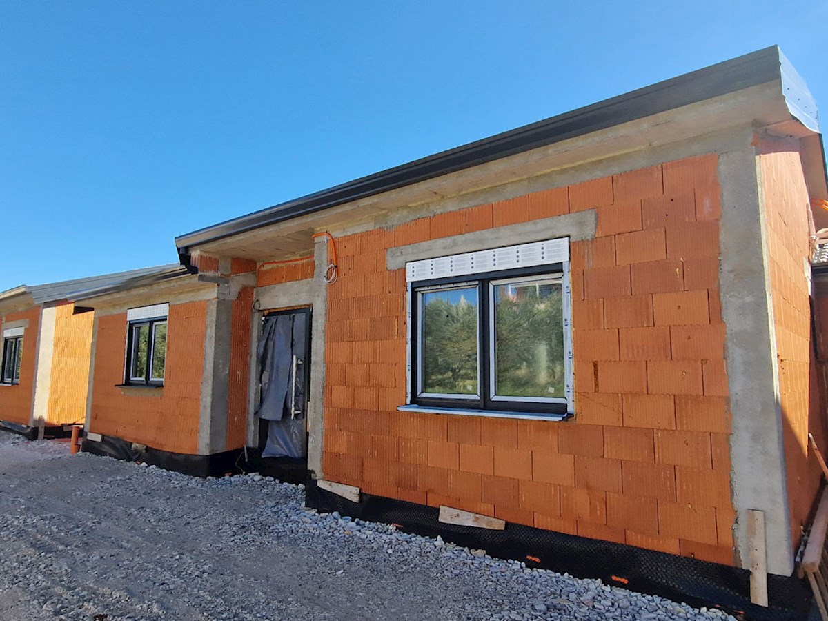 Prodaja, Kaštelir – Pritlična hiša na mirni lokaciji, v gradnji (KOP-770-B)