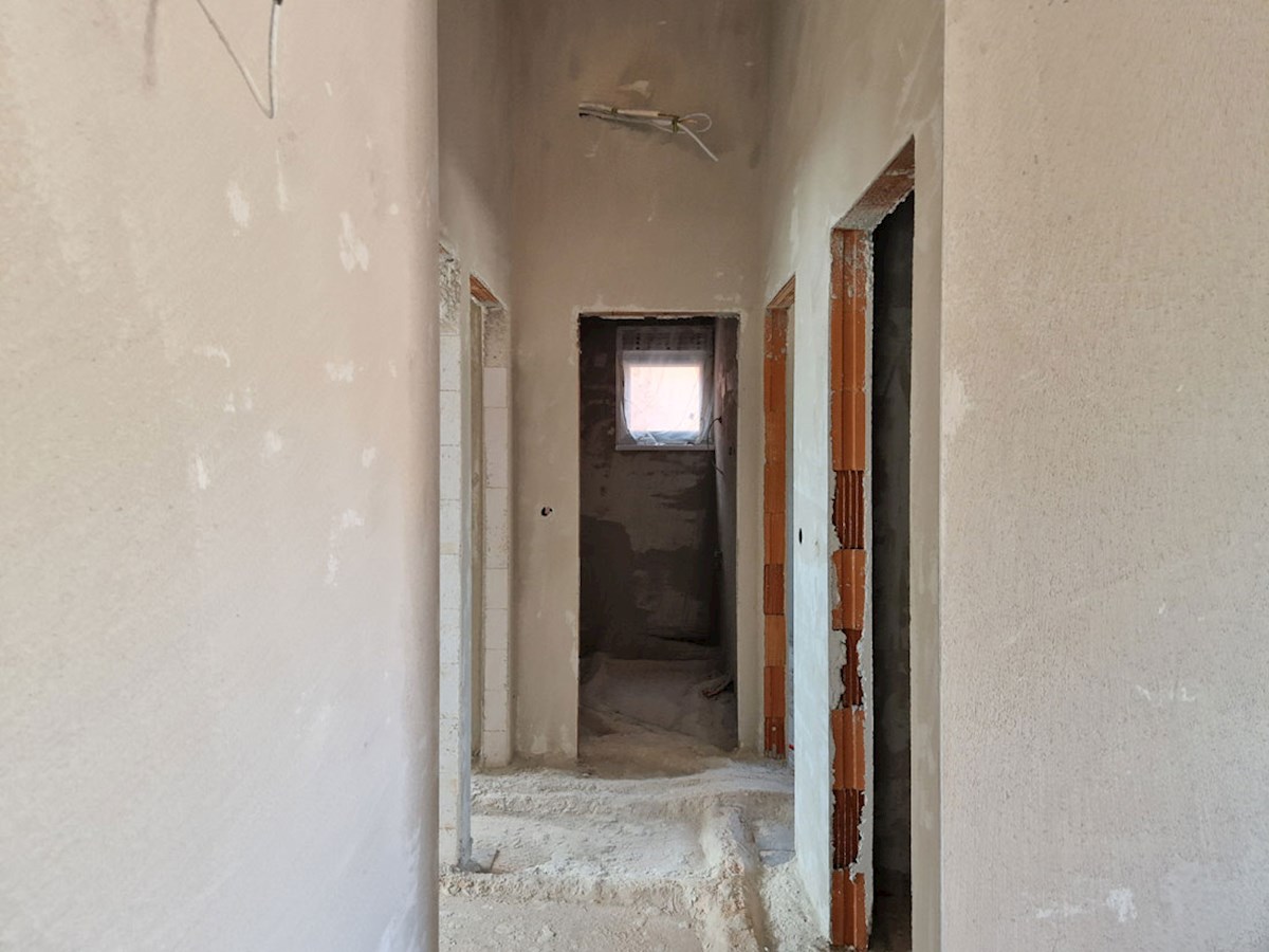 KOP-770-A, Kaštelir – Pritlična hiša na mirni lokaciji, v gradnji