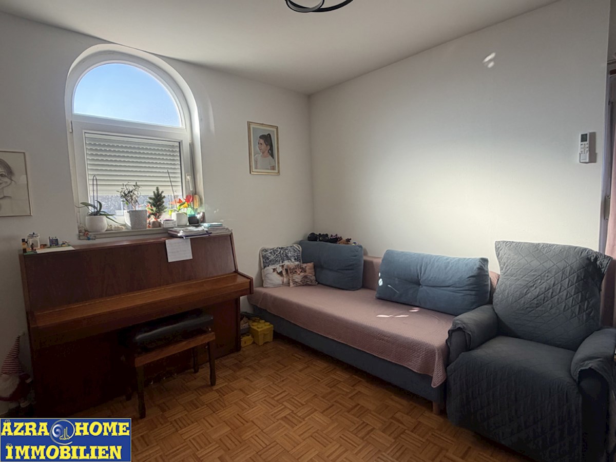 Stanovanje v Poreču, v centru, 3. nadstropje, pogled na morje, 52 m² (SP-420)